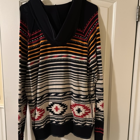 American Eagle, hooded Baja sweater - Picture 2 of 2
